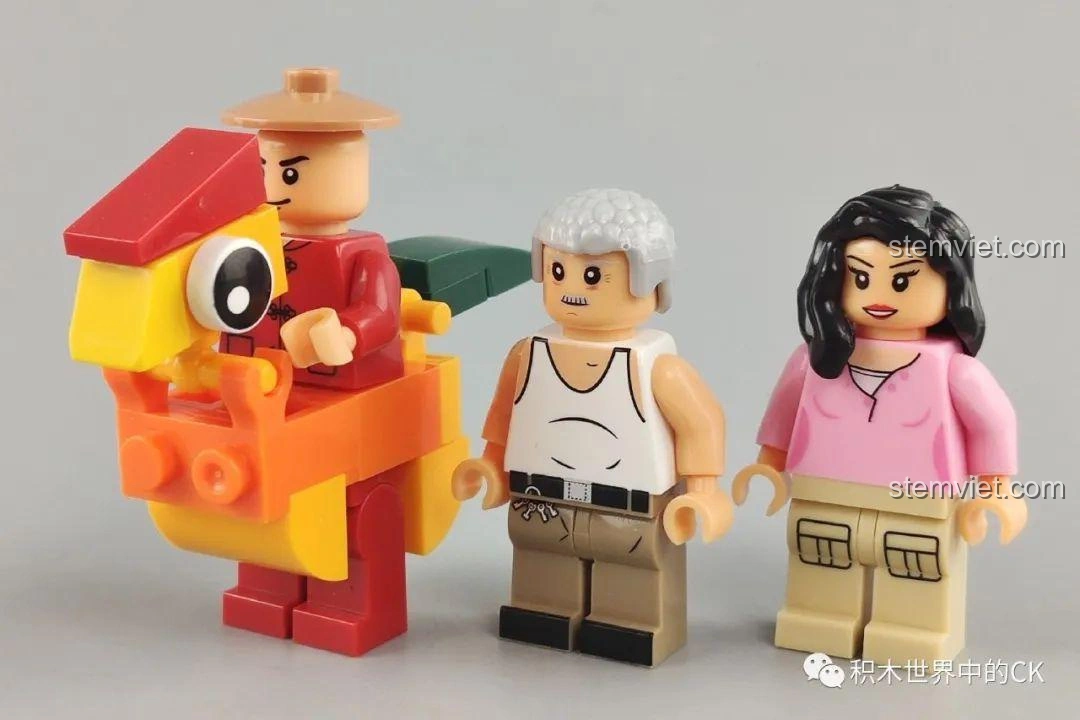 Cận cảnh ban công và cửa sổ của bộ lắp ghép WOMA C0337 Phố Cổ Kiến Trúc Qilou Phố Xuân Phong.