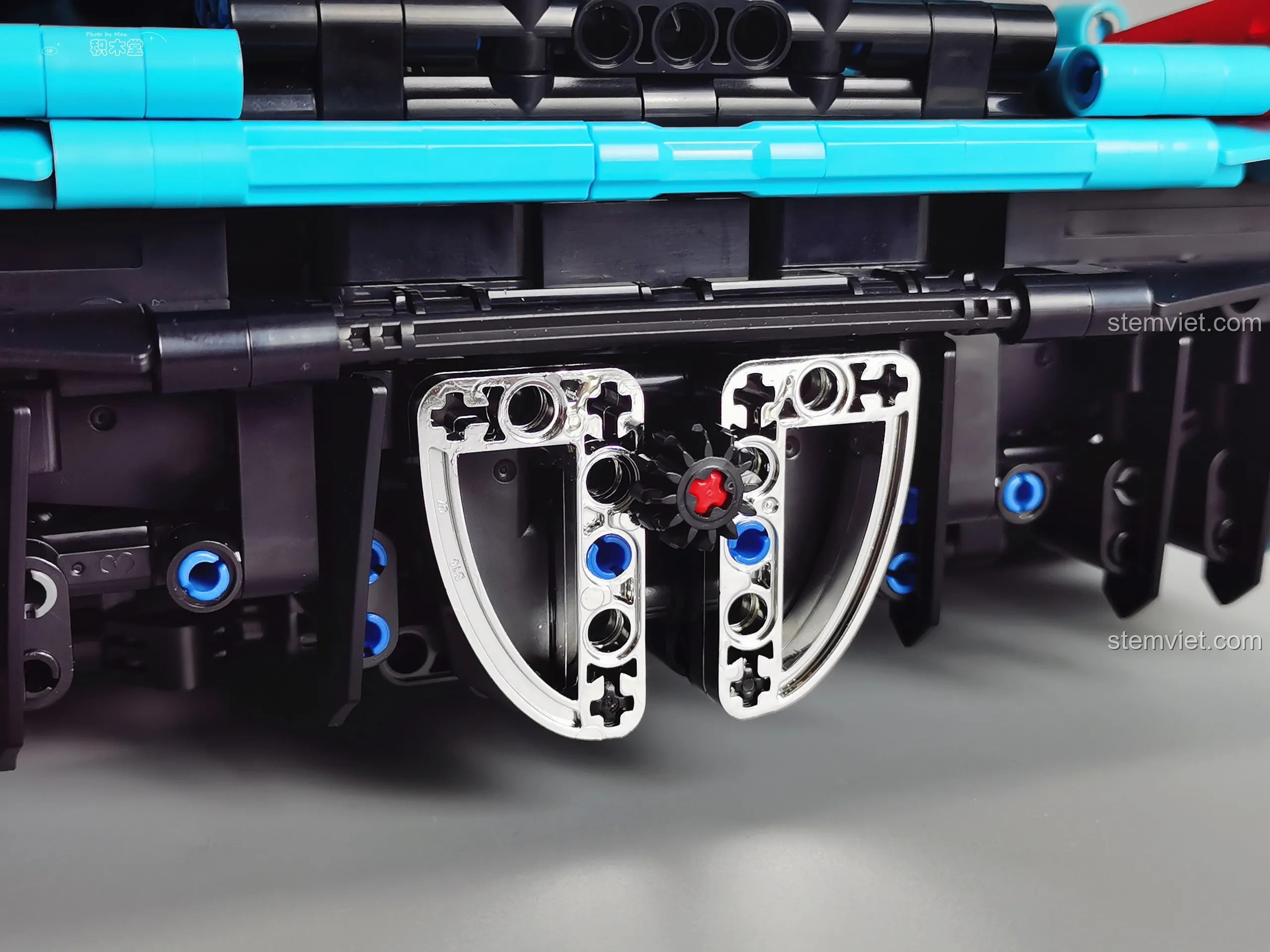Bánh răng điều khiển cánh gió sau của xe Tegao T5011.