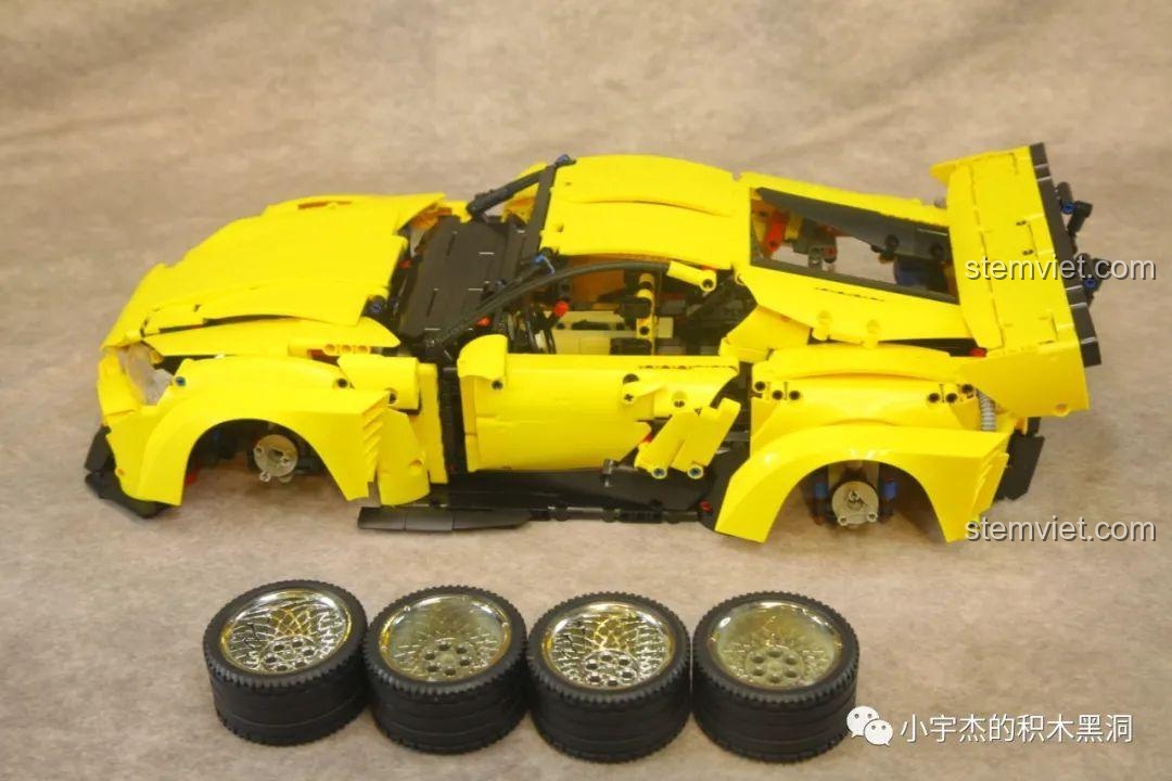 Cận cảnh bánh xe và vòm bánh mới của K Box 10249 Toyota Supra, tạo dáng