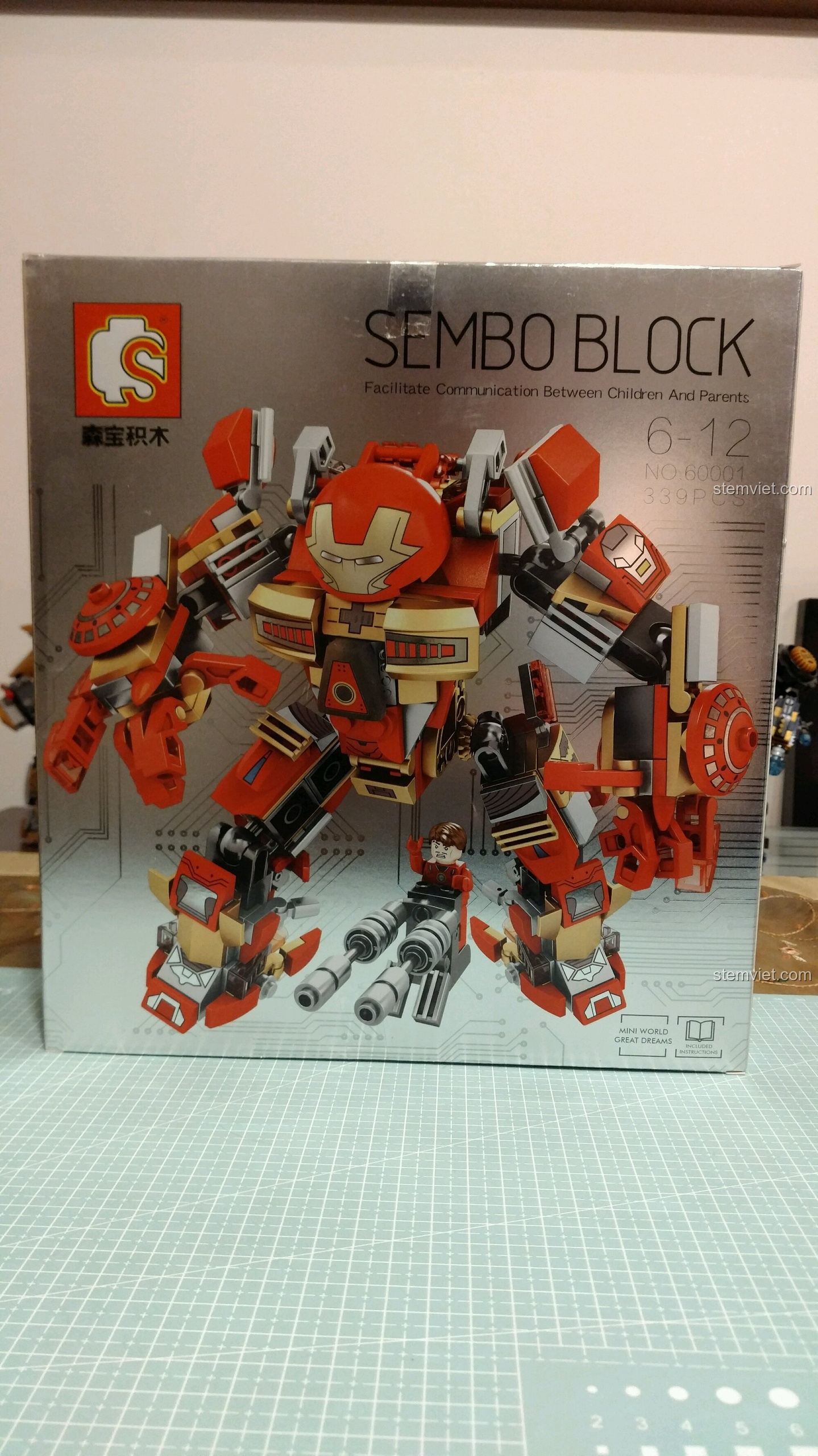 Mặt sau hộp bộ đồ chơi Mô hình Iron Man Hulkbuster MK16 Sembo, hiển thị sản phẩm hoàn thiện và số lượng 339 chi tiết.
