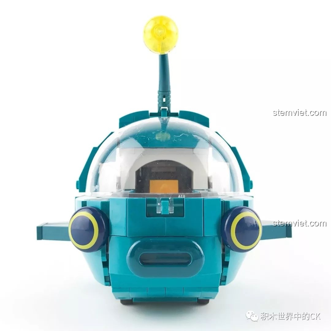 Góc nhìn chính diện của mô hình Tàu Ngầm Cá Đèn Lồng QMAN, một bộ đồ chơi QMAN xịn giá rẻ.