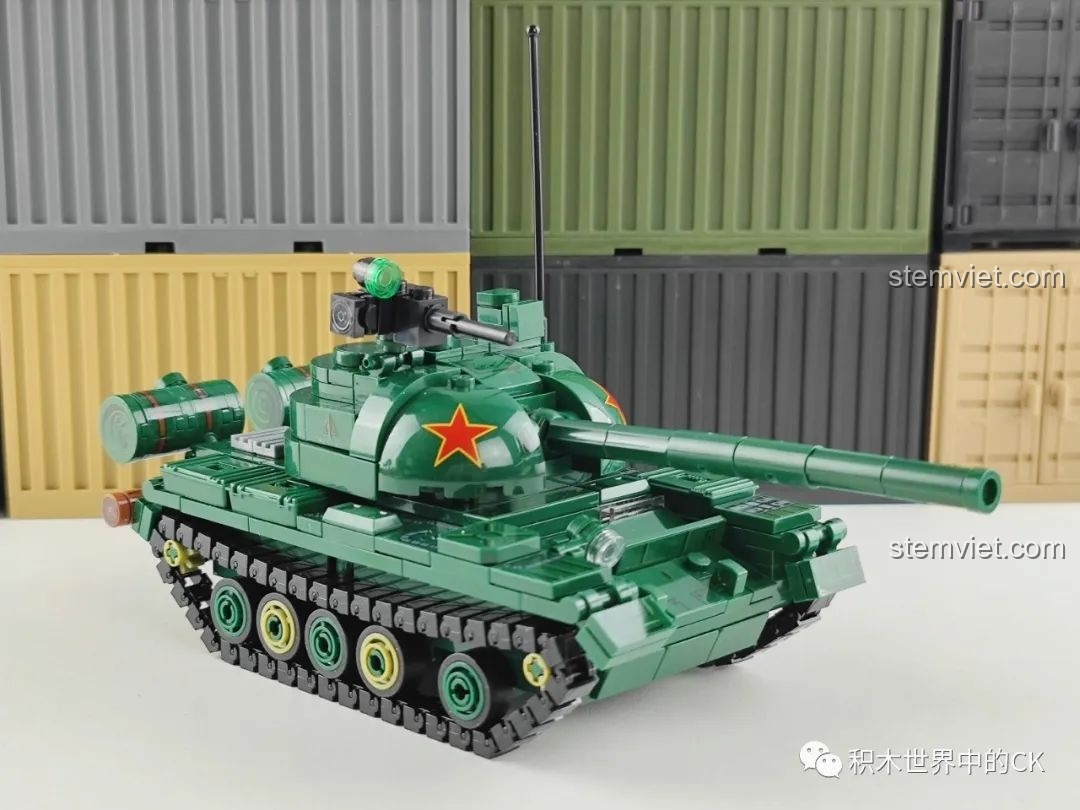 Cận cảnh nòng pháo chính của mô hình bộ lắp ghép Xe tăng quân sự Type 59 203105 giá tốt, thể hiện độ dài và chi tiết.
