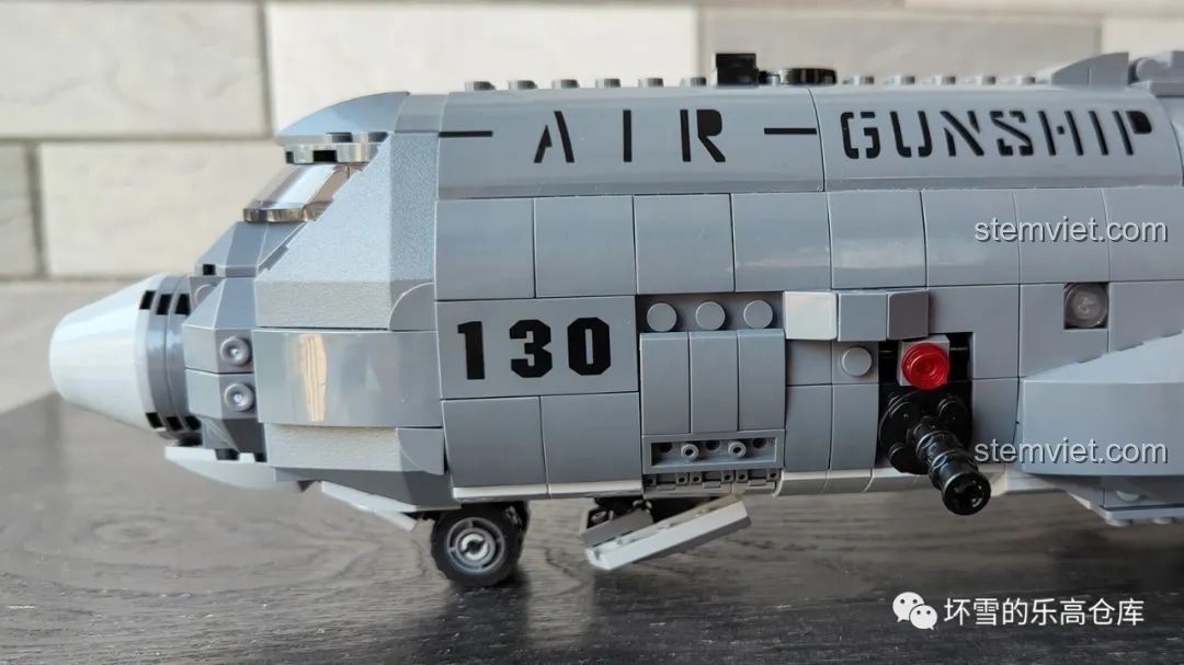 Chi tiết khẩu pháo GAU-12 25mm trên bộ lắp ráp Máy bay ném bom AC-130 XB06023.