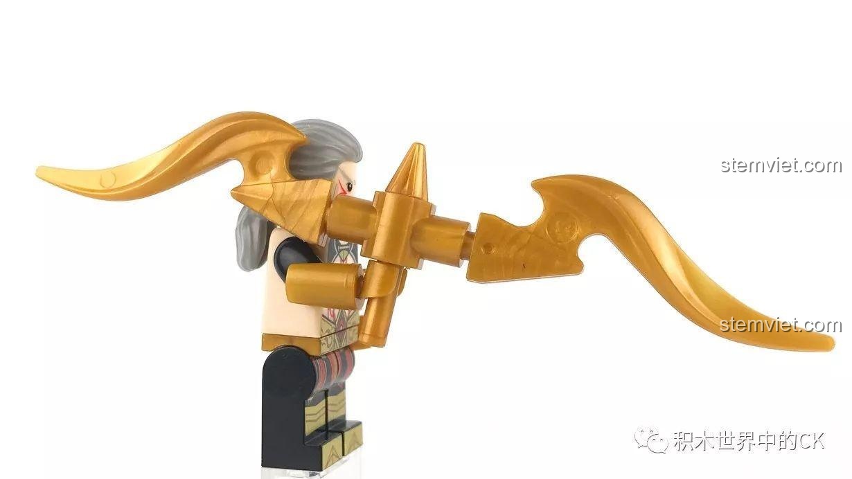 Minifigure Hậu Nghệ Sembo 11840 cầm cây cung lớn màu vàng, một vũ khí đặc trưng trong bộ lắp ráp Mô hình Hậu Nghệ.