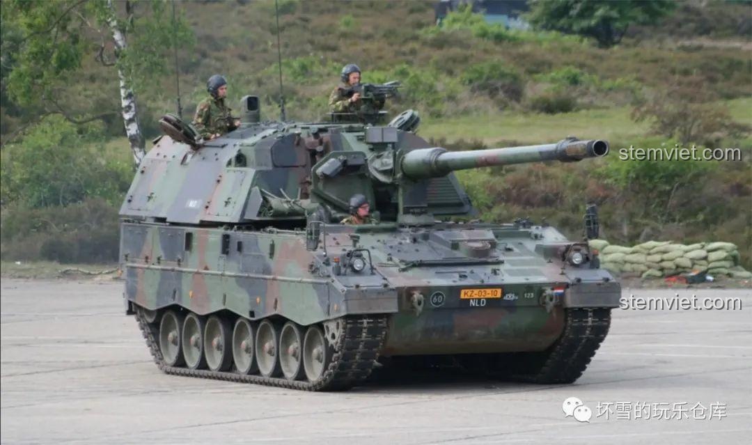 Hình ảnh thực tế của Pháo Tự Hành PzH-2000 trong quân đội