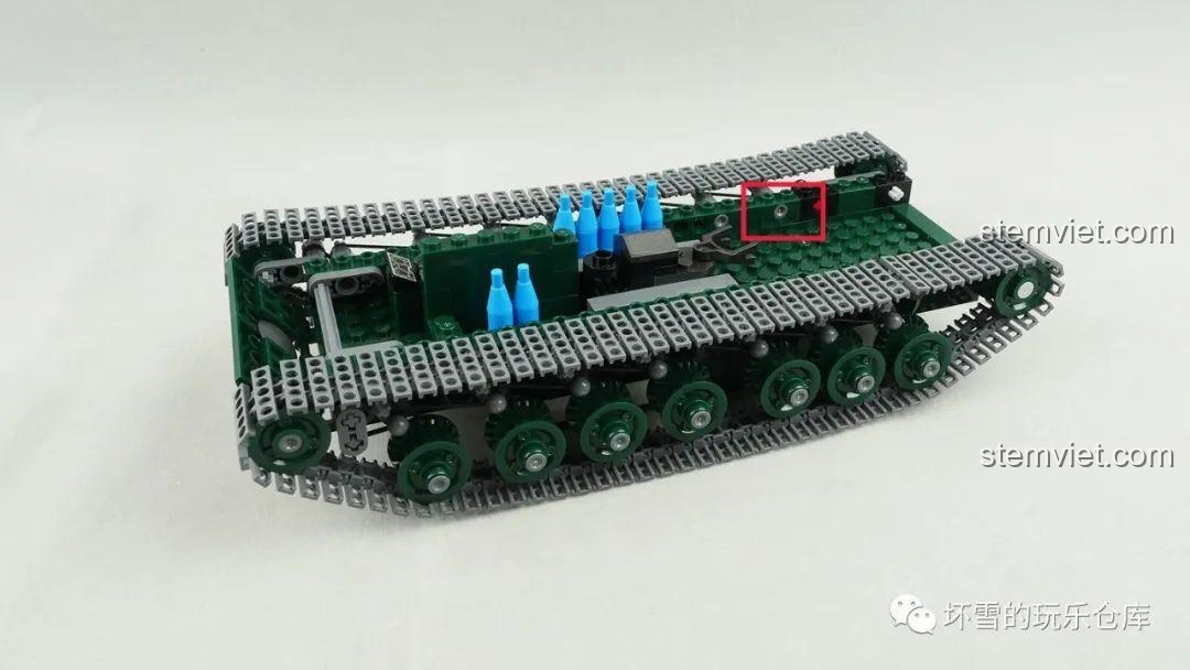 Khung gầm và hệ thống treo độc lập của bộ lắp ráp Pháo Tự Hành Panzerhaubitze 2000 Xingbao XB06047