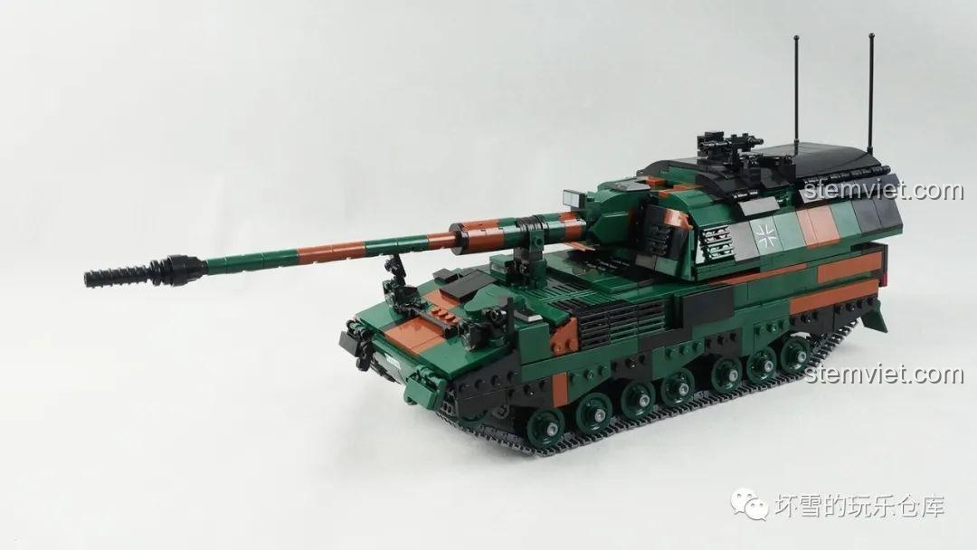 Mô hình Pháo Tự Hành Panzerhaubitze 2000 Xingbao XB06047 hoàn chỉnh từ góc nhìn đẹp nhất