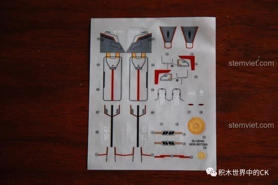 Tờ sticker trong suốt của bộ lắp ráp Sluban M38-B0726A Gipsy Avenger, chất lượng in tốt. Nhận xét Sluban M38 B0726A Robot Gipsy Avenger.