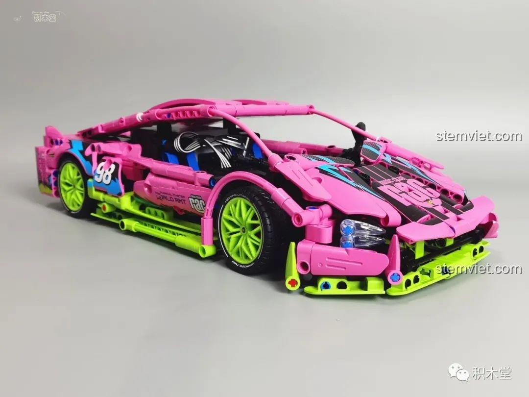 Bộ lắp ráp Siêu xe Lamborghini Hồng Cá Tính Tỉ lệ 1:14 với cửa mở kiểu cắt kéo đặc trưng.