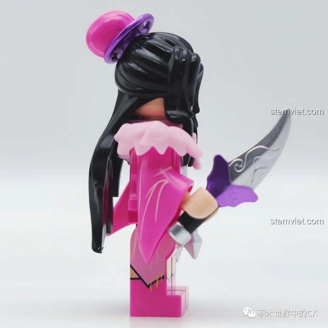 Toàn bộ 6 mô hình anh hùng Thủy Hử Tiểu Hiệp của Decool đã lắp ráp hoàn chỉnh, đứng trên đế trưng bày của mình.