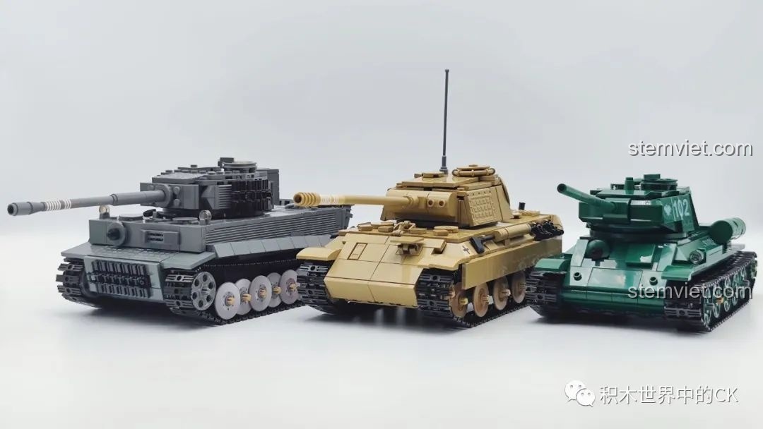Bộ sưu tập ba mẫu xe tăng lắp ráp nổi tiếng: Tiger I, Panther V và T-34.