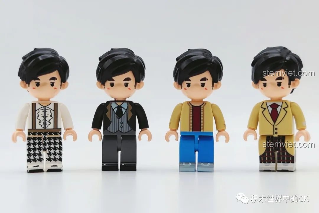 Bốn minifigures Châu Kiệt Luân trong các trang phục từ 4 MV khác nhau của bộ Keeppley DZ0155.