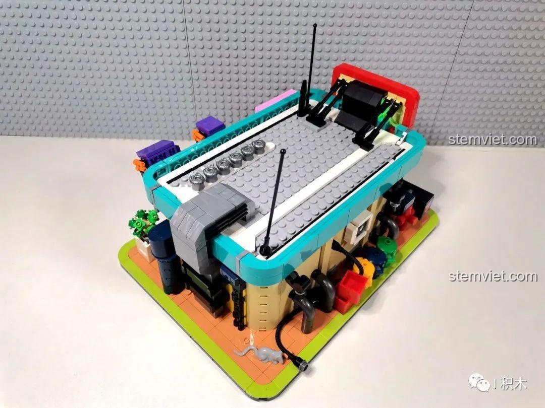 Mô hình Nhà hàng Trung Hoa Cyberpunk BrickCool KS003 hoàn chỉnh nhìn từ trên xuống, bộ lắp ghép kiến trúc cyberpunk, cho thấy tổng thể thiết kế.