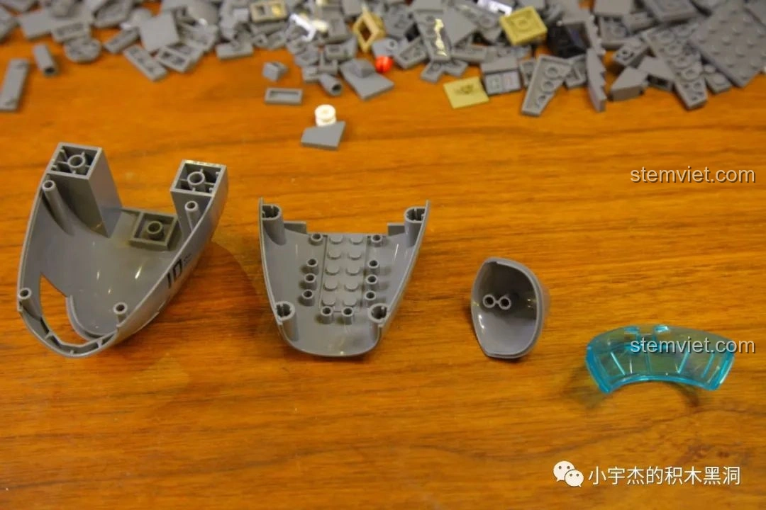 Mảnh ghép buồng lái với bảng điều khiển in sẵn của bộ lắp ráp Máy bay vận tải quân sự Vận-20 SEMBO 202130