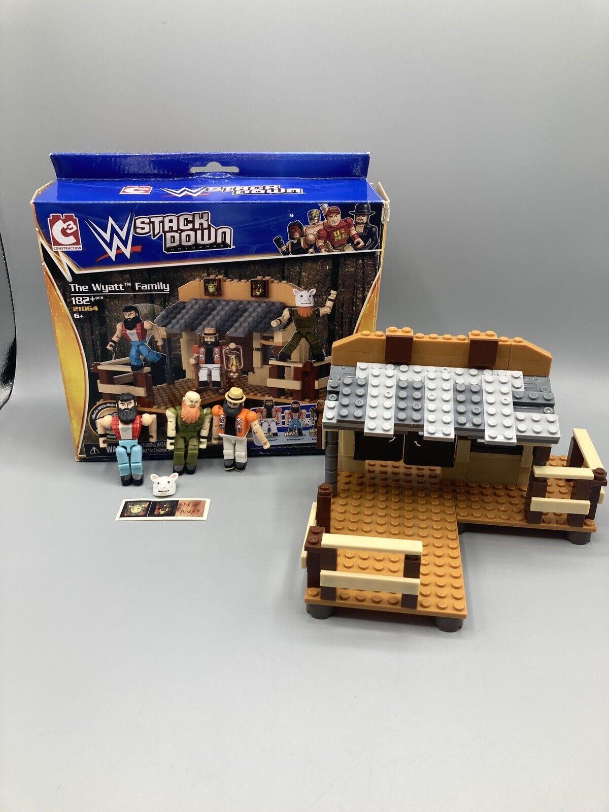 Bộ lắp ghép Gia đình Wyatt C3 21064, đồ chơi mô hình Đấu trường WWE StackDown 182 mảnh ghép, phù hợp bé trai 6 tuổi+, giá tốt, chất lượng cao