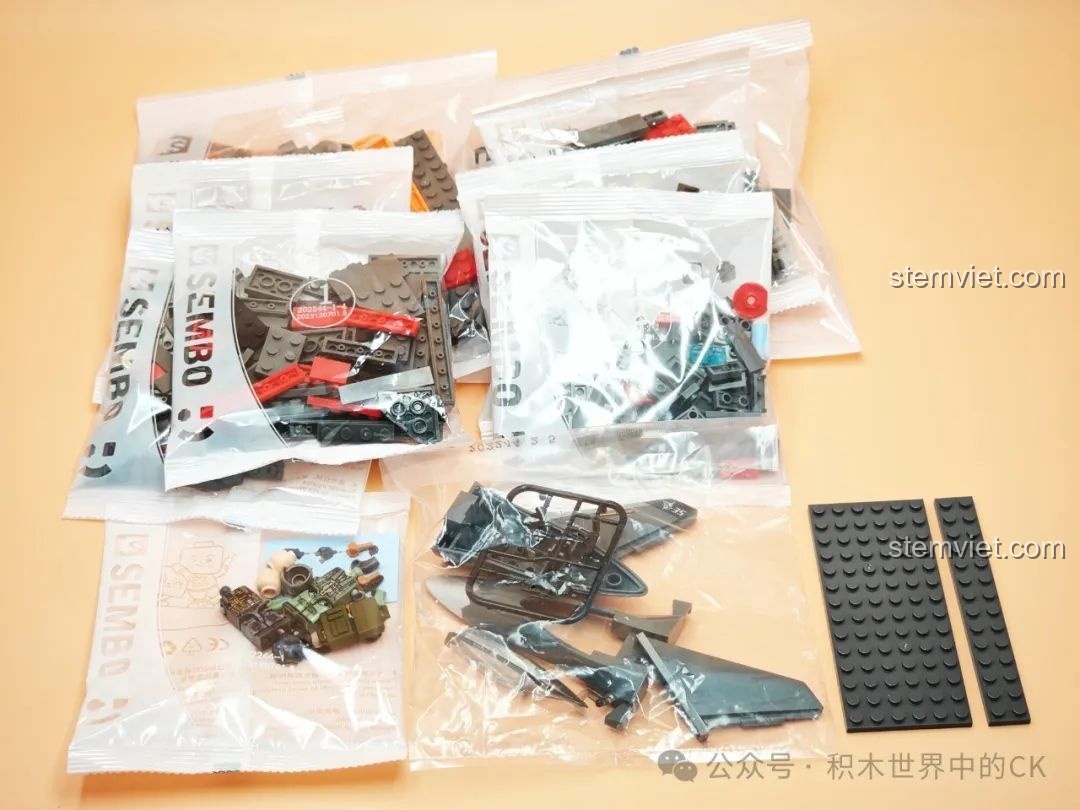 Các túi chi tiết của bộ lắp ráp Chim ưng biển J-35 202244, được phân loại rõ ràng, chất liệu nhựa ABS an toàn.