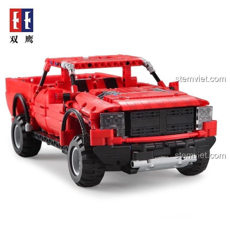 Xe Bán Tải Đỏ CaDA C51005 nhìn từ bên hông, thiết kế mạnh mẽ, đồ chơi lắp ráp điều khiển từ xa cho bé trai 6 tuổi.