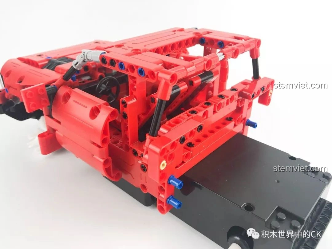 Gắn phần thùng xe vào thân xe của CaDA C51005.