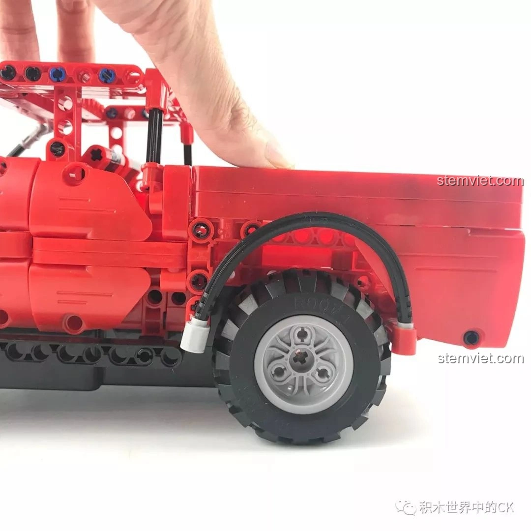 Mã QR của tài khoản WeChat của người đánh giá với biểu tượng mặt cười.