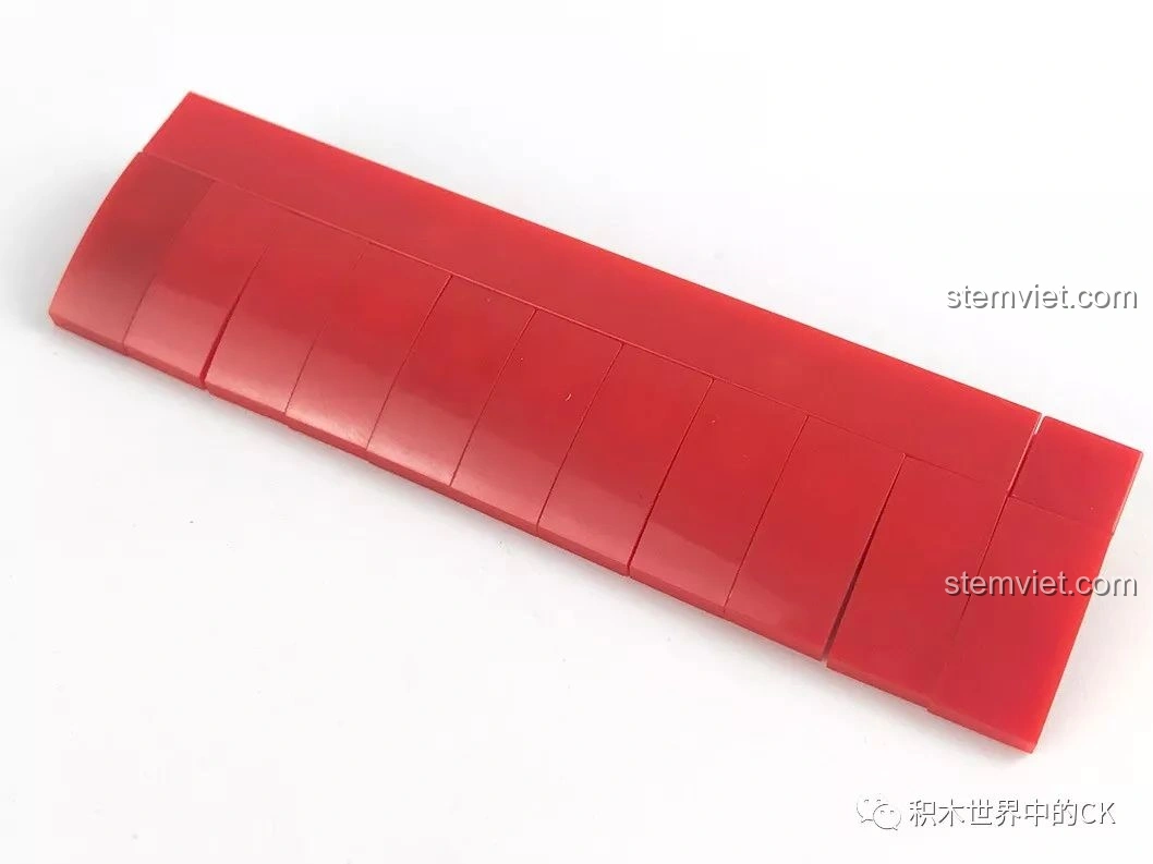 Một mảnh ghép màu đỏ của CaDA C51005 bị lệch màu so với các mảnh khác.