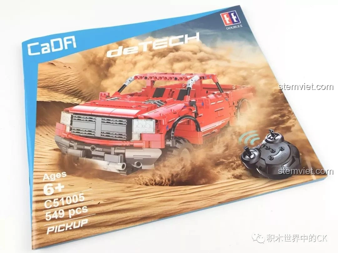 Sách hướng dẫn lắp ráp CaDA C51005 Xe Bán Tải Đỏ với hình ảnh xe và tay cầm điều khiển.