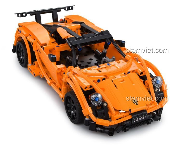 Góc nhìn từ trên cao của mô hình Porsche 918 51051, khoe trọn thiết kế khí động học và các chi tiết Technic tinh xảo.