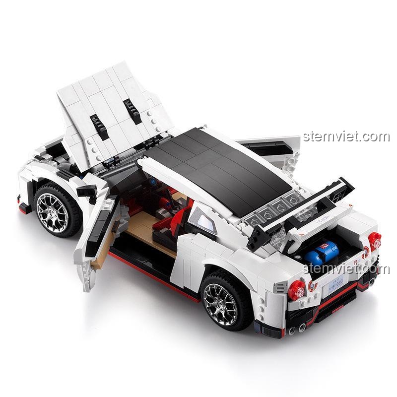 Mô hình CaDA C61020 Nissan GTR R35 mở nắp capo lộ động cơ VR38, cửa xe mở được, thể hiện chi tiết nội thất, đồ chơi lắp ráp cho bé trai.