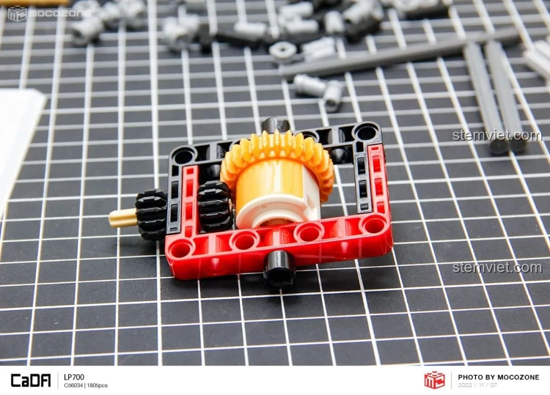 Các chốt dài đặc trưng của CaDA được sử dụng trong bộ lắp ráp Lamborghini Aventador LP700 C63004, giúp cố định chắc chắn.