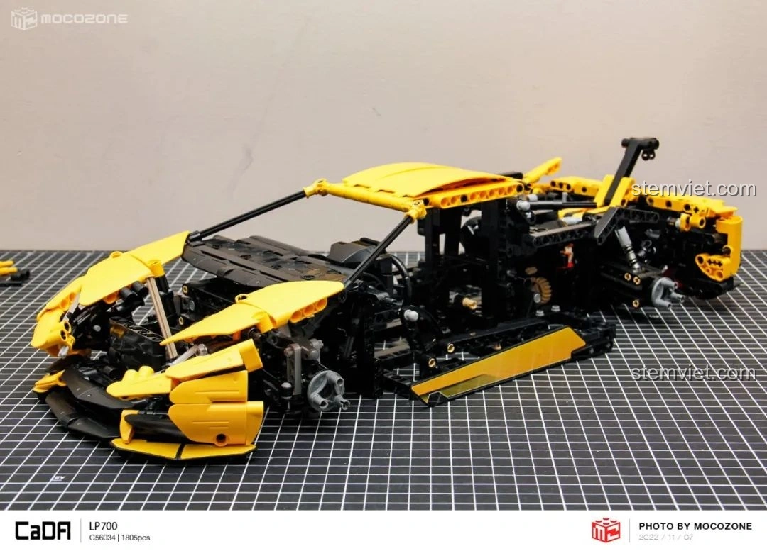 Ghế ngồi của mô hình CaDA C63004 Lamborghini Aventador LP700, có thể điều chỉnh độ nghiêng.