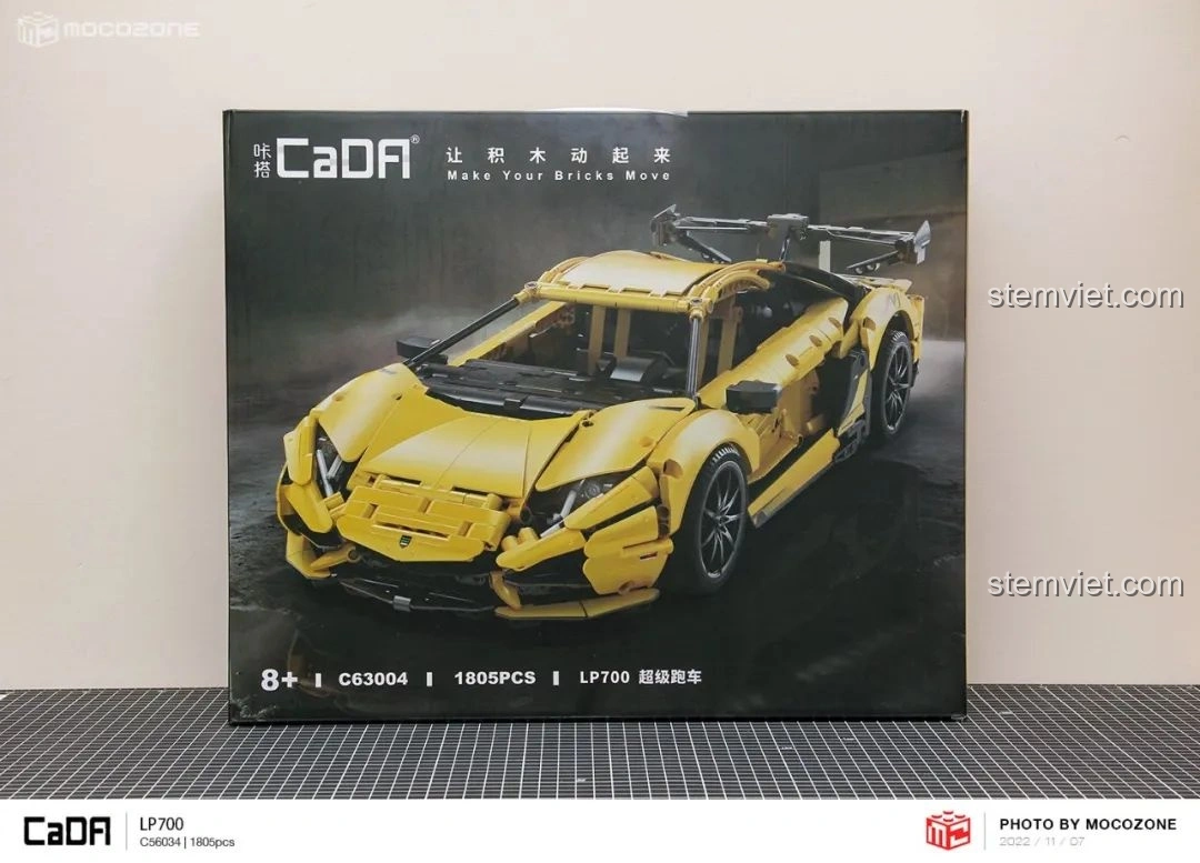 Mặt trước hộp bộ lắp ráp CaDA C63004 Lamborghini Aventador LP700, hiển thị thông tin sản phẩm và hình ảnh siêu xe vàng rực.