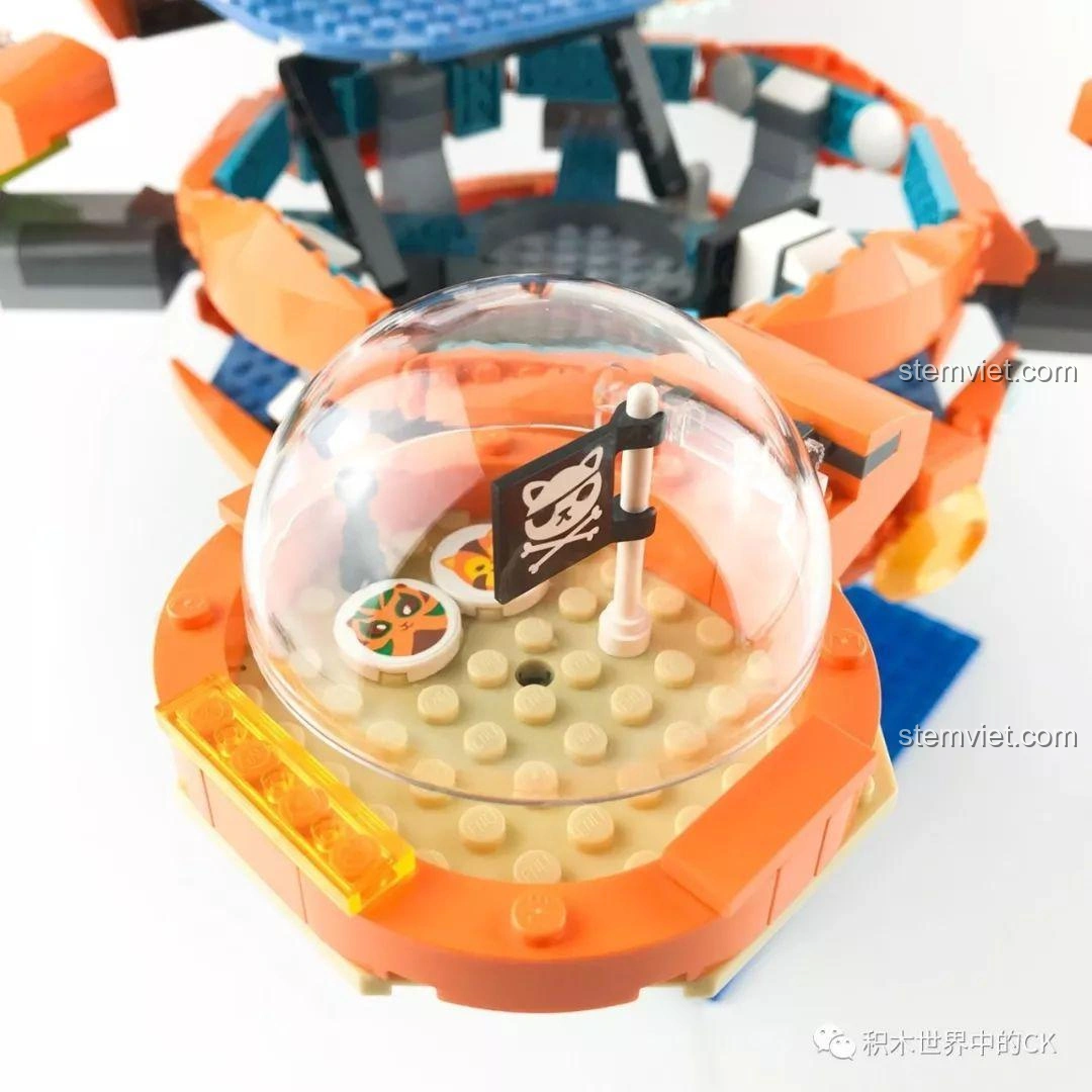 Cận cảnh phần mái của Trụ Sở Bạch Tuộc Octopod 3708, cho thấy kết nối yếu và dễ bung, ảnh hưởng đến trải nghiệm lắp ráp.