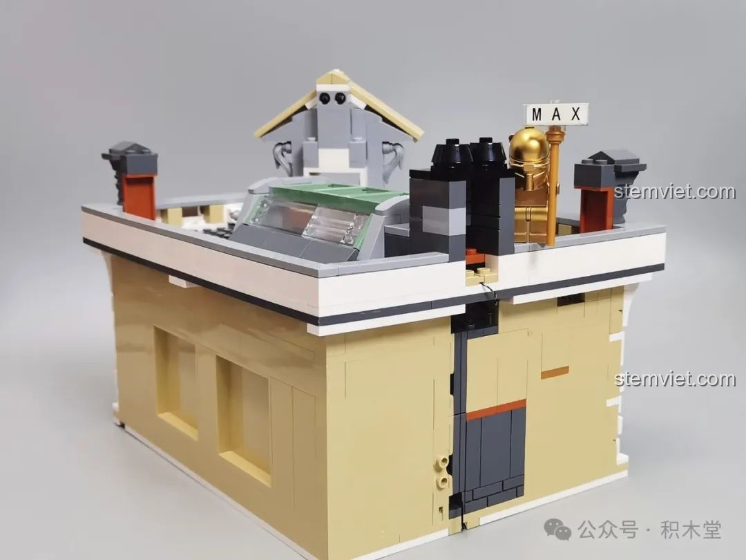 Toàn bộ tòa nhà FunWhole F9033 được lắp ghép và bật đèn, sẵn sàng để trưng bày.