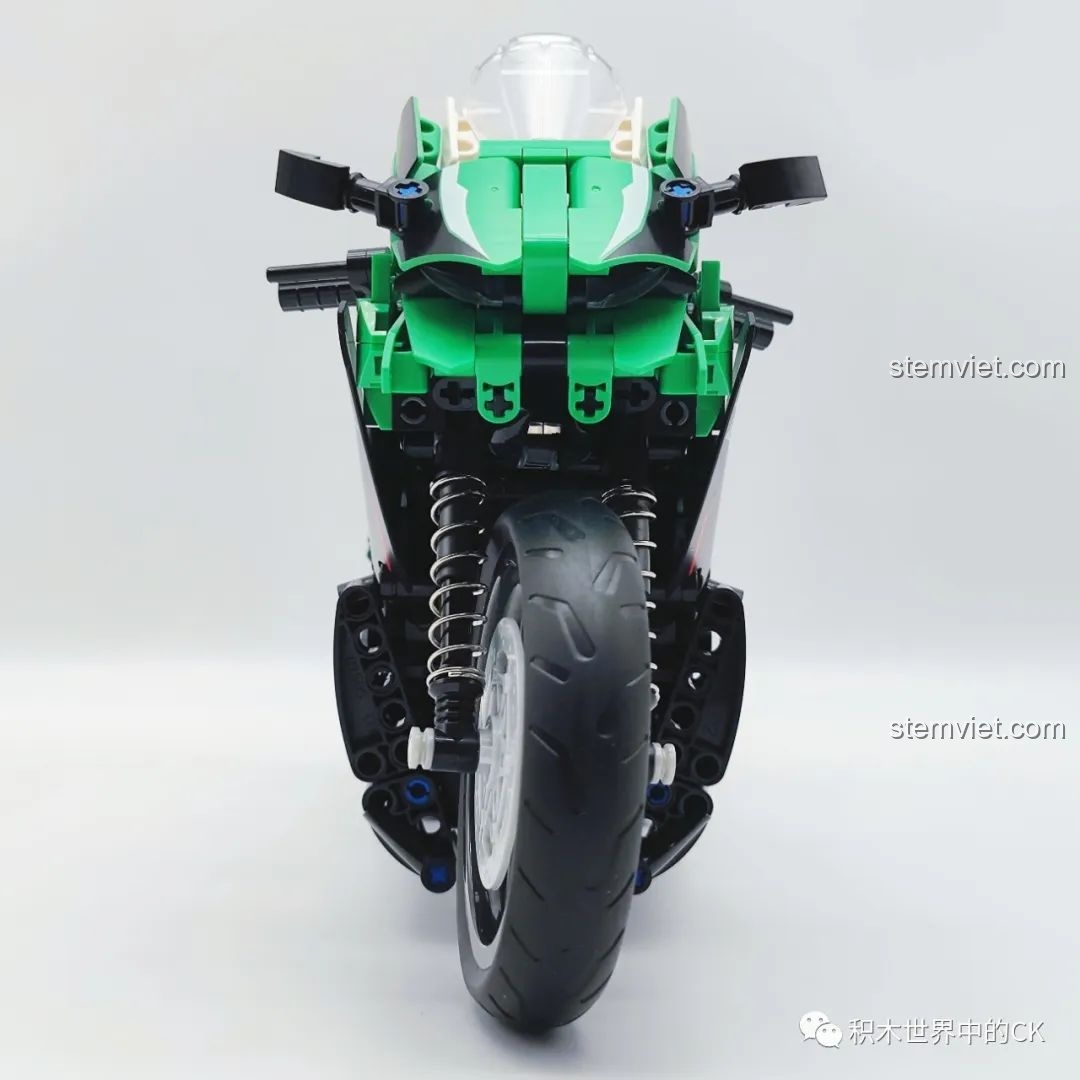 Cảm nhận JIESTAR 91023 Quái vật đường đua Kawasaki Ninja từ góc nhìn chính diện, rất hầm hố.