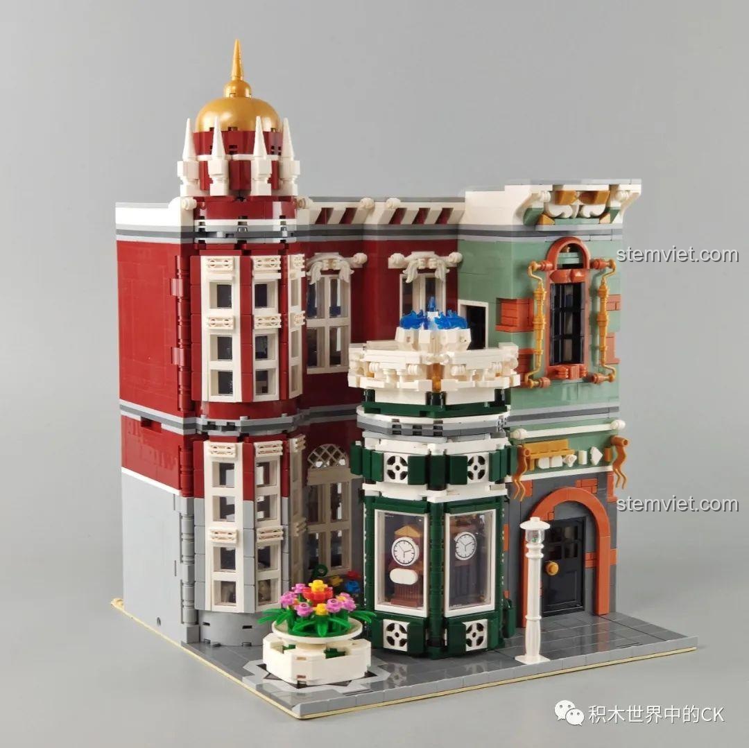 Phiên bản thay thế với chóp mái màu vàng của bộ Mould King 16005.