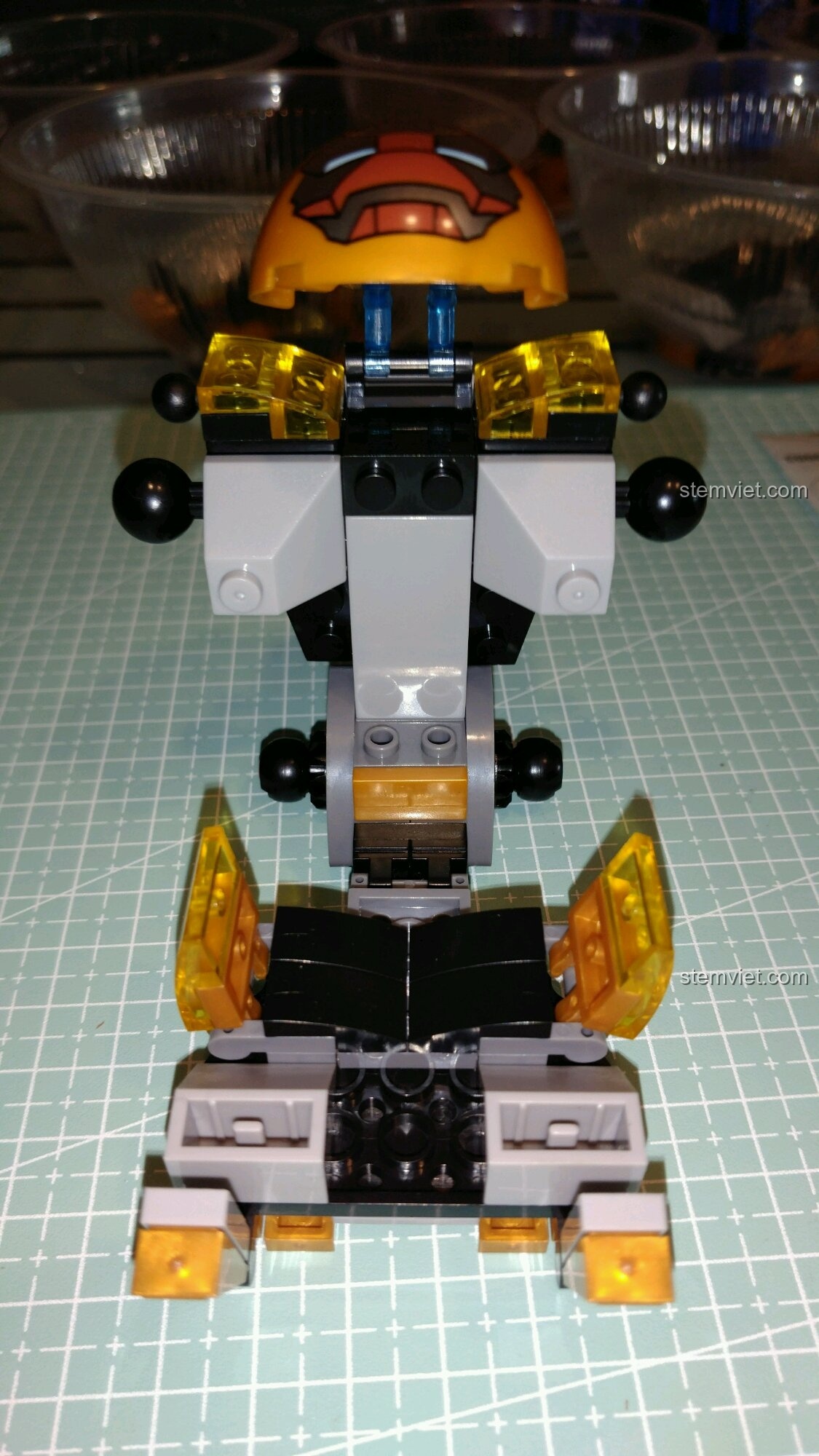 Bắt đầu lắp ráp phần chân của Mecha chiến đấu MK24, cảm nhận Sembo 3 về độ khó và chi tiết.