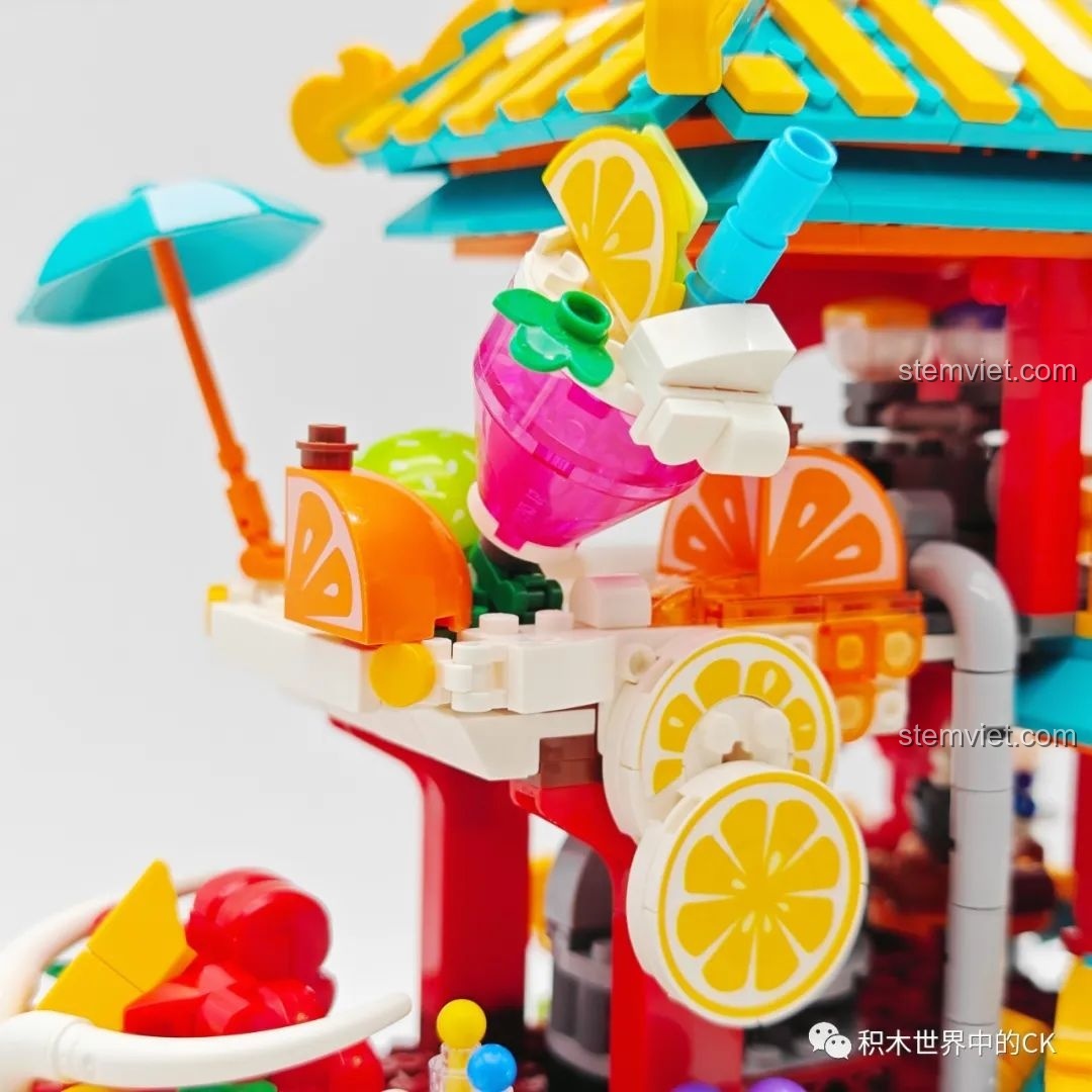 Chi tiết quầy pha chế trên tầng hai của Xe Tải Bán Nước Giải Khát Rồng Băng.