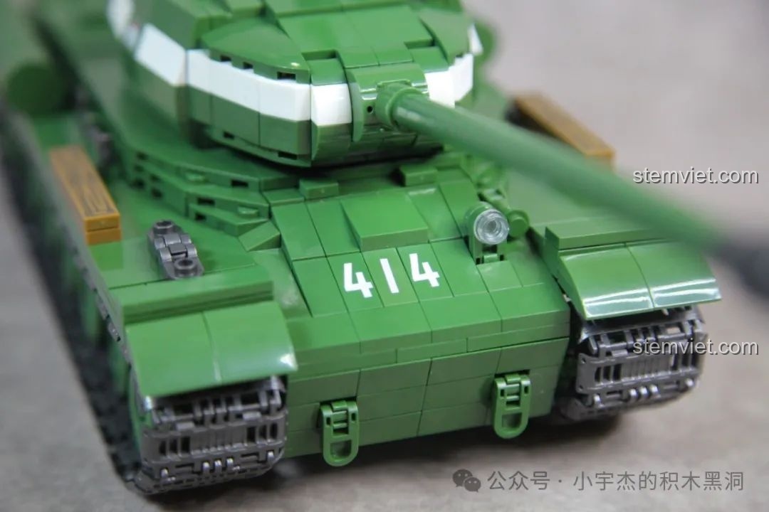 Góc nhìn cận cảnh đầy uy lực của đầu nòng pháo trên mô hình xe tăng IS-2 Quan Guan.