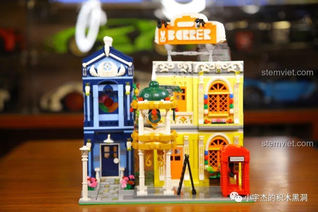 Cận cảnh hình nhân Weasley trên mặt tiền của bộ lắp ráp Cửa hàng phép thuật ở Hẻm Xéo.