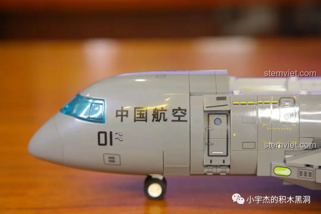 Cận cảnh phần thân máy bay vận tải quân sự Vận-20 SEMBO 202130