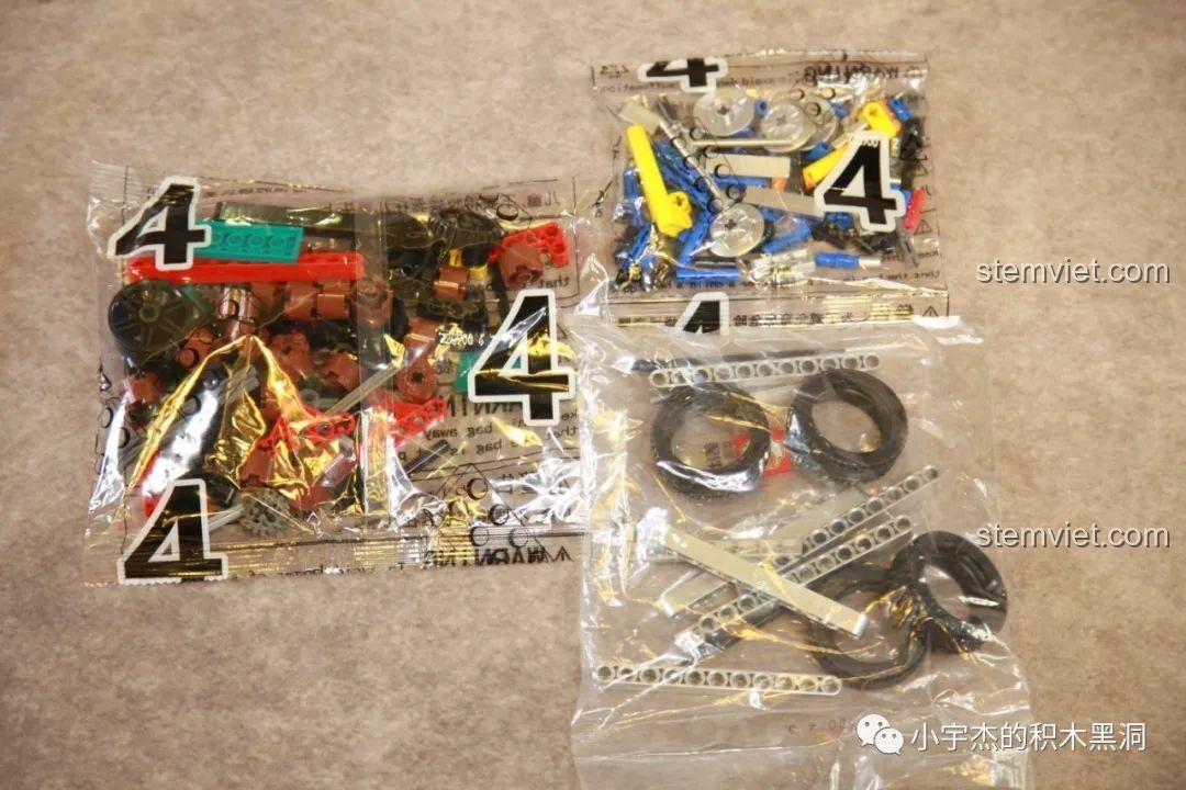 Cần cẩu của Xe tải công trình Unimog U400 SEMBO Block 720900 có khả năng xoay 360 độ linh hoạt.