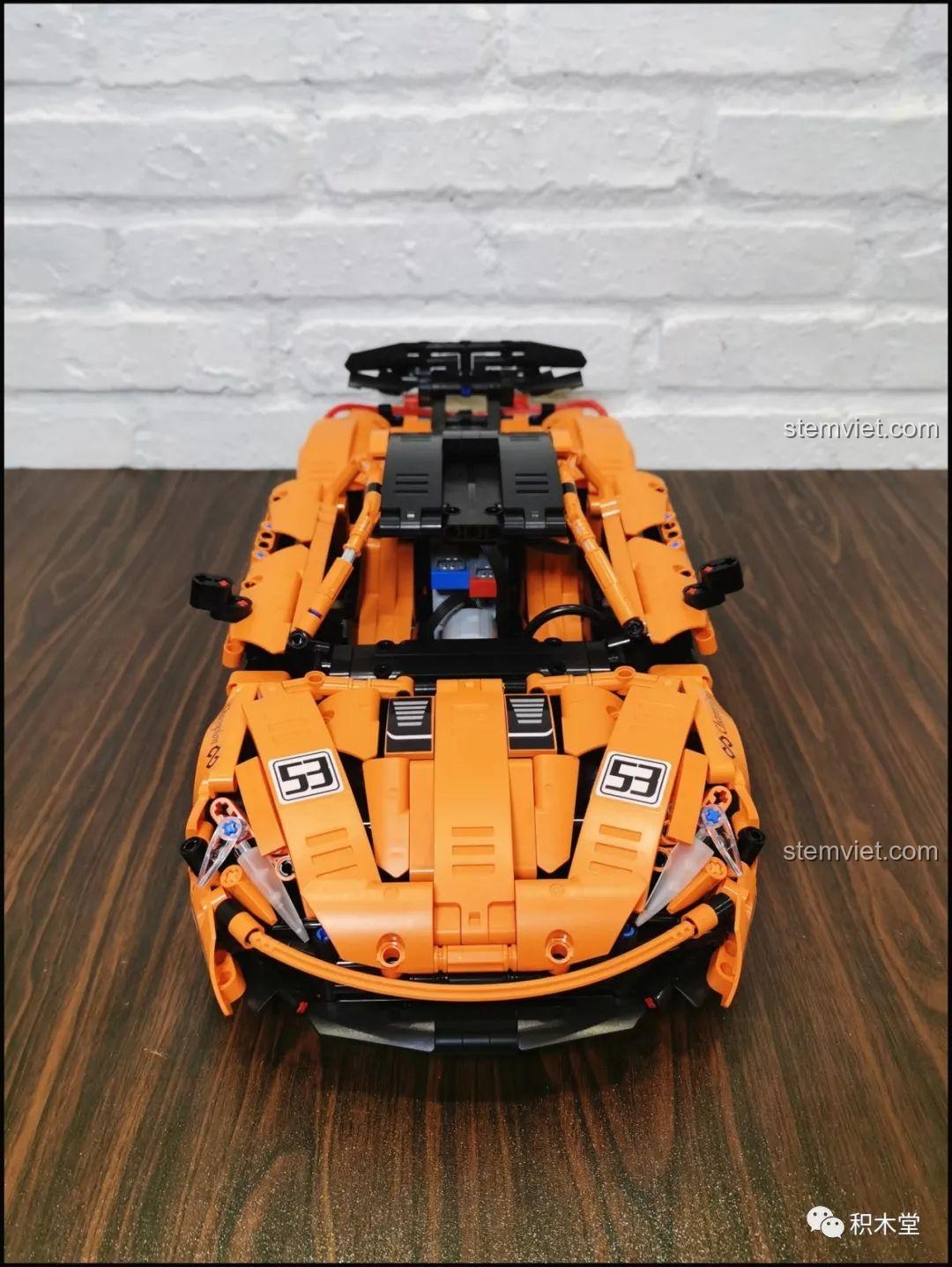 Cánh gió sau của mô hình Happy Build YC-QC004 McLaren P1 có thể điều chỉnh nhiều góc độ, tăng tính tương tác và chân thực cho siêu xe.