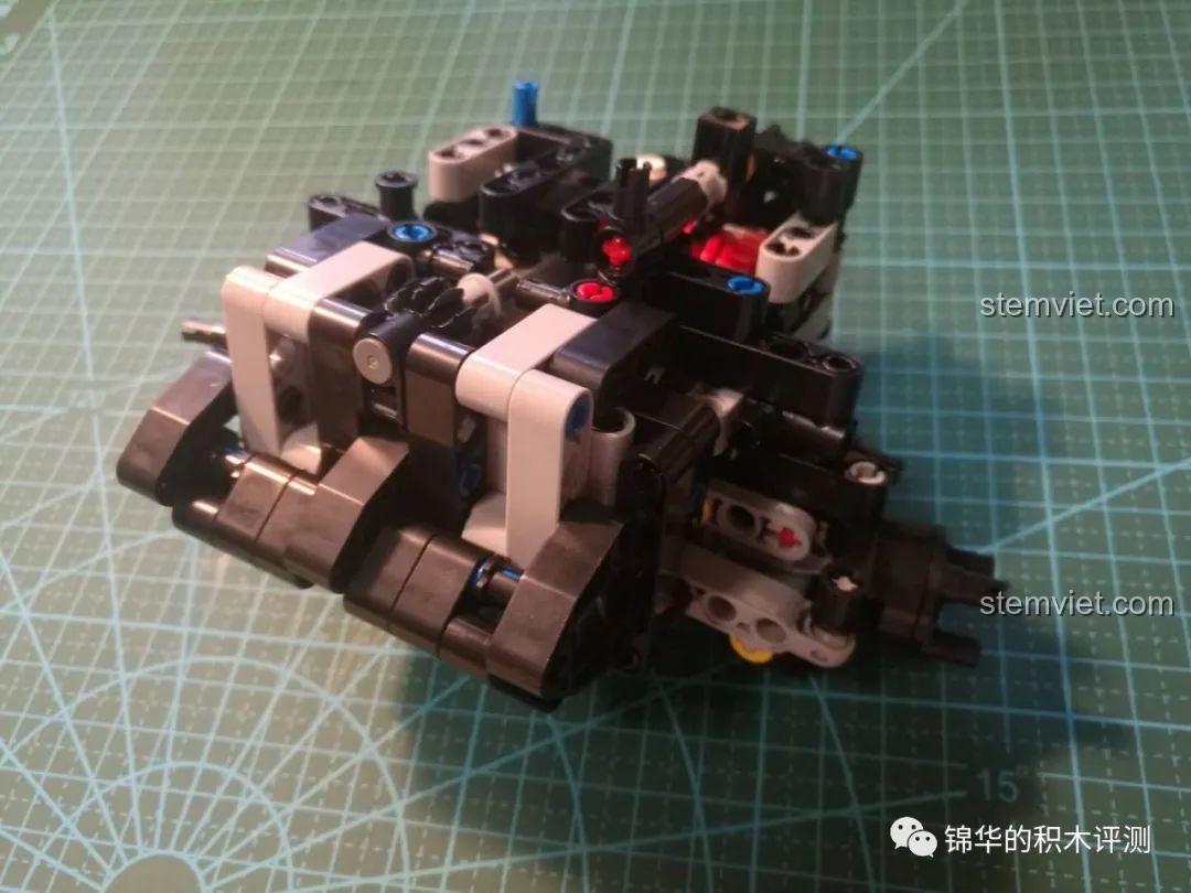 Cầu xe đã hoàn thiện, review Mould King 13131 Xe chiến đấu Marauder.