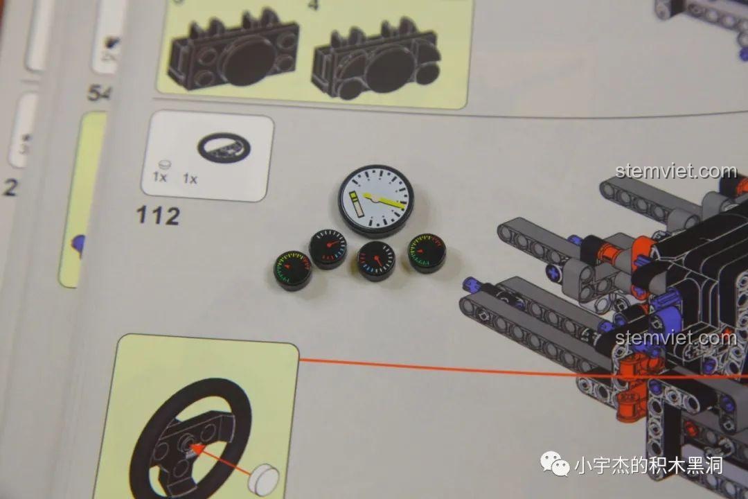 Đồng hồ và các chi tiết bảng điều khiển được in sẵn cho mô hình K Box 10249 Toyota Supra.