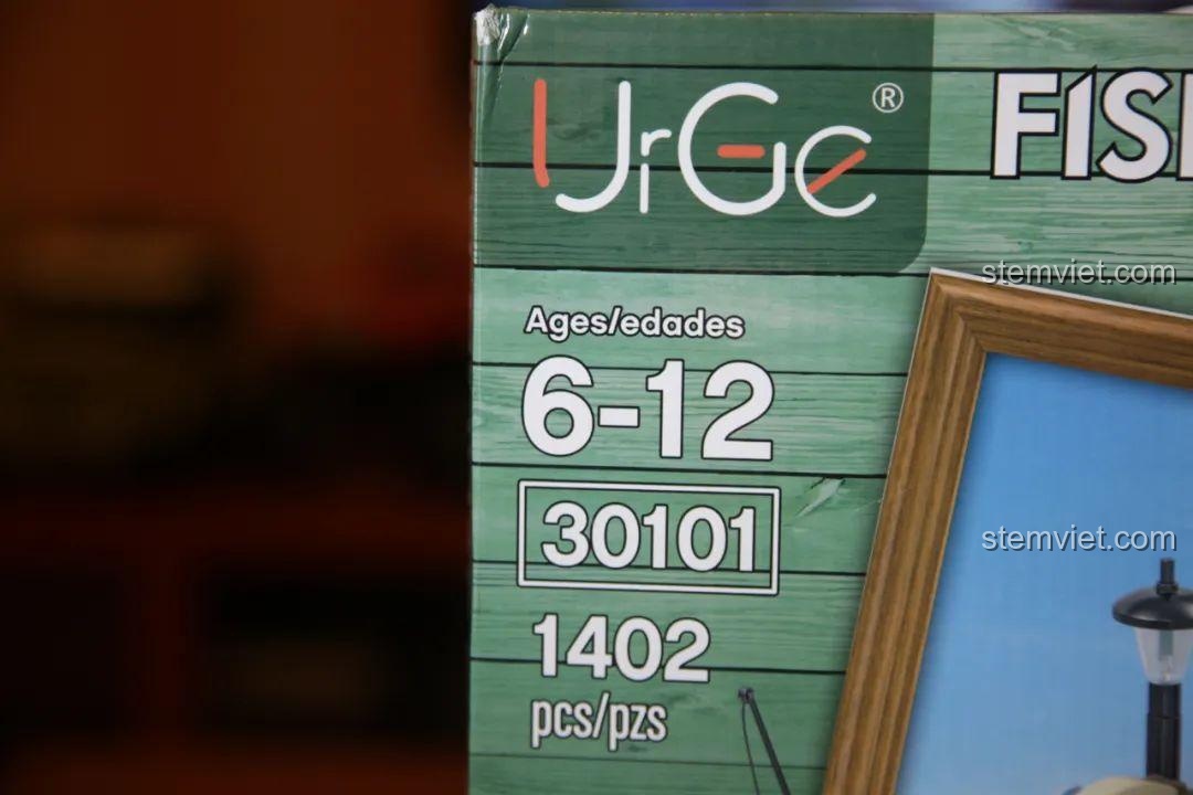 Cận cảnh thông tin trên hộp bộ đồ chơi xây dựng Bến tàu cổ điển UrGe 30101, dành cho trẻ từ 6-12 tuổi.