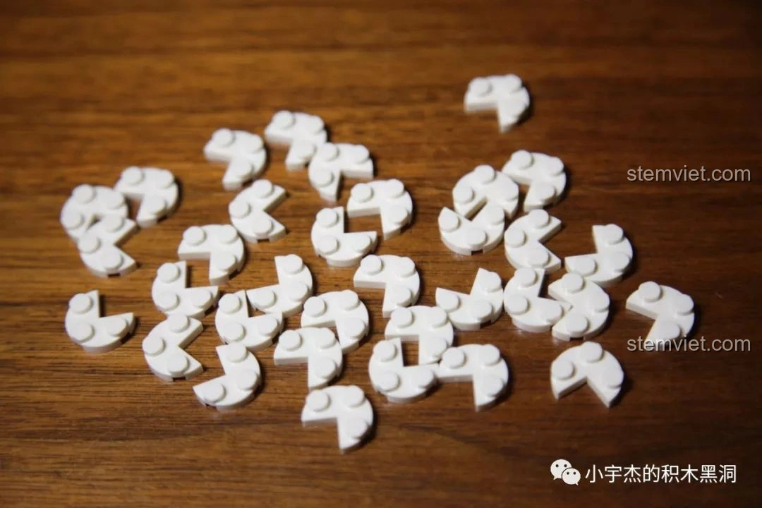 Các mảnh ghép cửa sổ nhỏ độc đáo trong bộ WANGE 4219 Cầu Tháp Luân Đôn.