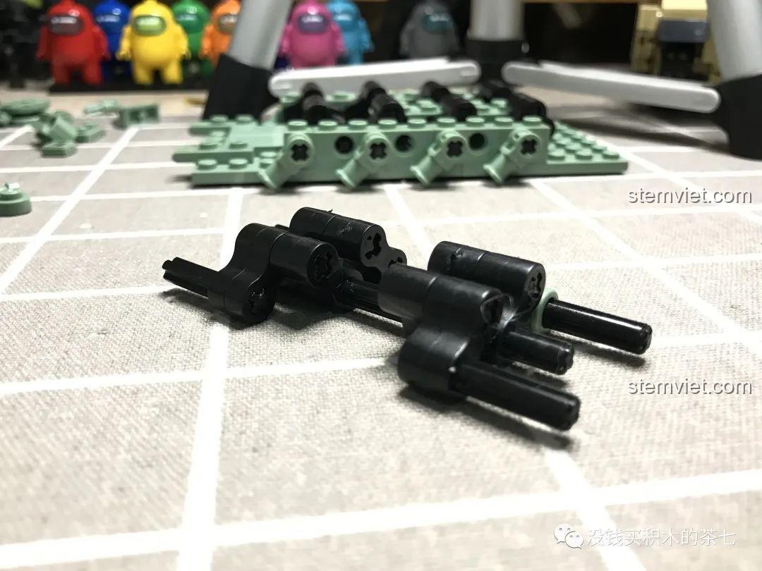 Chi tiết cụm treo phức tạp của xe tăng Jiazhi 101, một thử thách nhỏ khi lắp ráp.