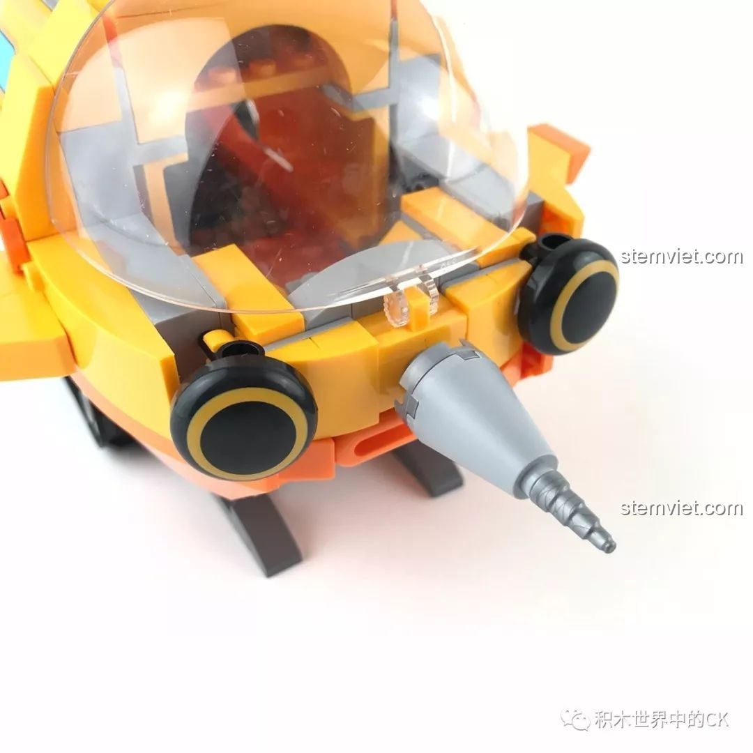 Cận cảnh chi tiết kính chắn gió trong suốt của Tàu Độc Giác Kình GUP-S QMAN 3704.