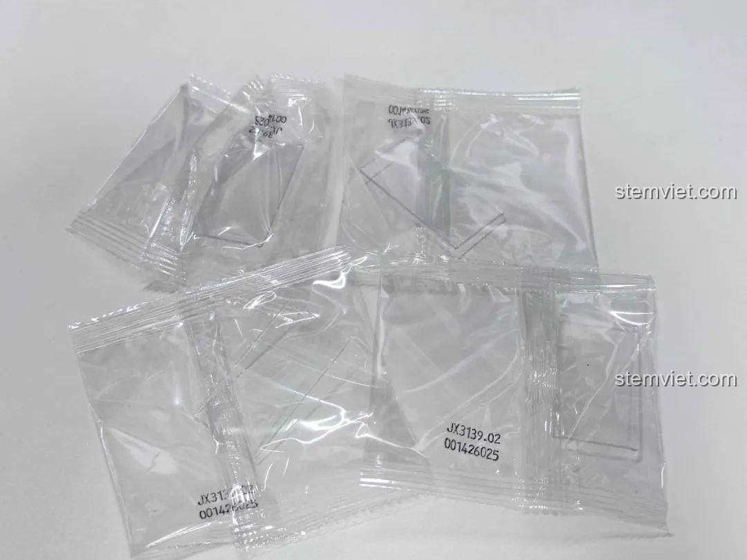 Các chi tiết kính trong suốt được đóng gói riêng cẩn thận trong bộ CaDA C66027.