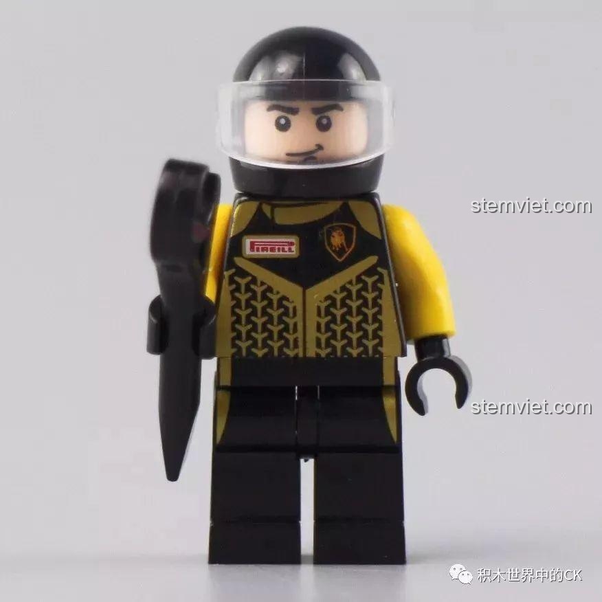 Lưu ý về chi tiết lỗi trong bộ Sembo 607026, chi tiết bên trái bị sai kích thước và được thay thế.