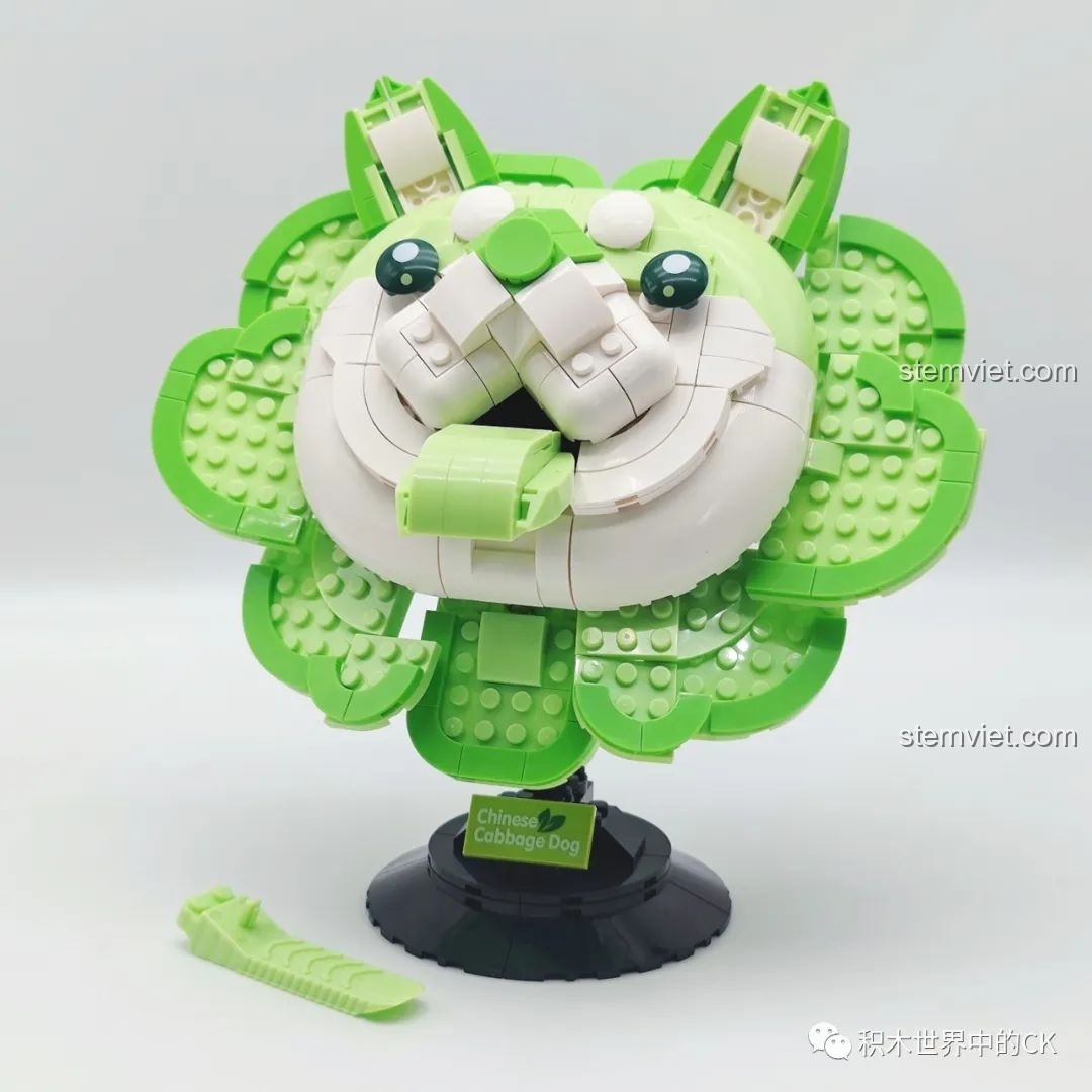 Chi tiết chiếc lưỡi có thể tháo rời của mô hình Cún Bắp Cải đáng yêu, một điểm nhấn thiết kế độc đáo.